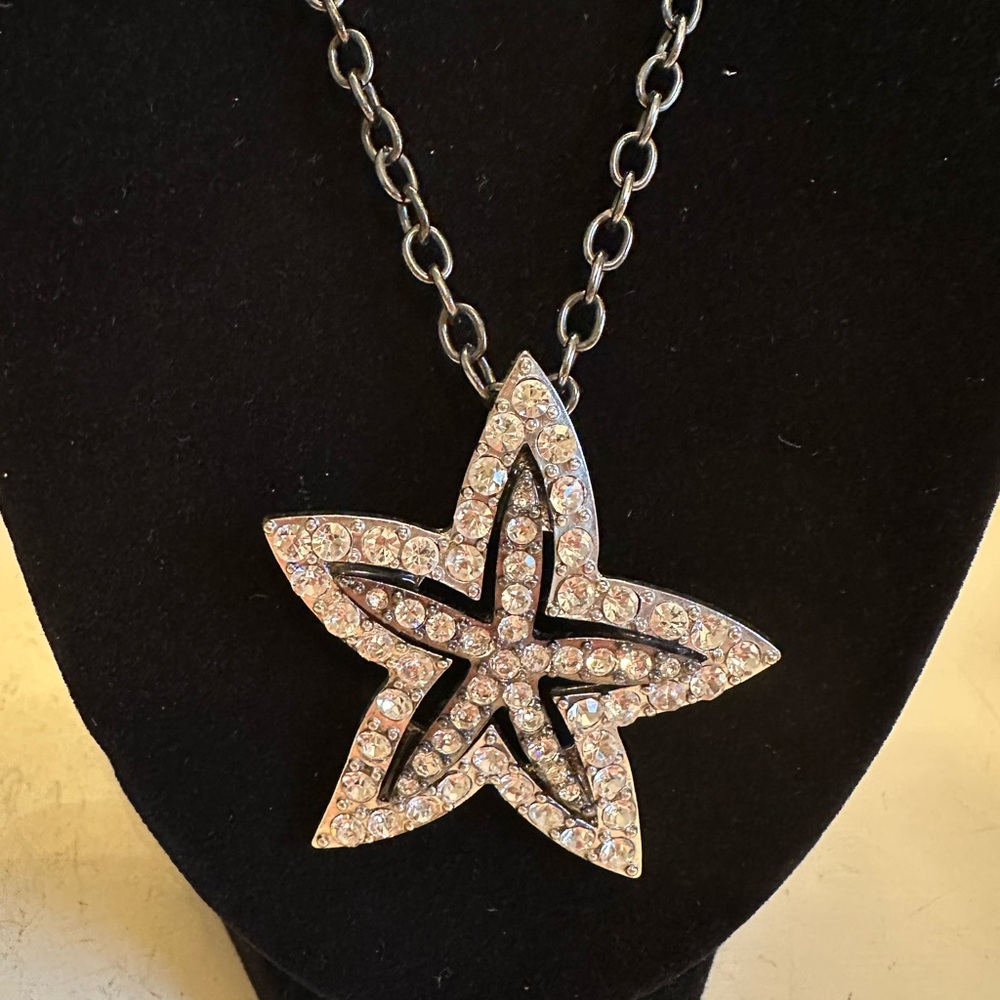 Cookie Lee Starfish Adjustable Length Necklace - image 2